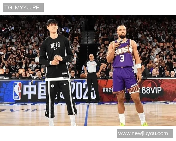 中国赛半场战报布克贡献11分曾凡博未登场托马斯状态火热助太阳暂时领先篮网 中国赛半场战报布克贡献11分曾凡博未登场托马斯状态火热助太阳暂时领先篮网