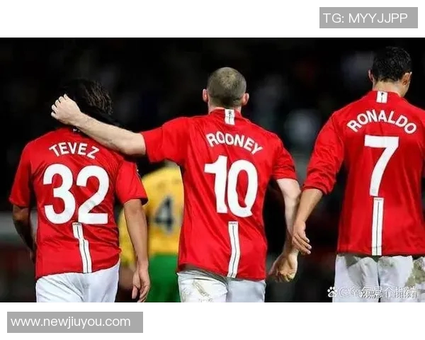 哈维西蒙斯与鲁尼亲密对话合影分享表达深切敬意与荣幸之情