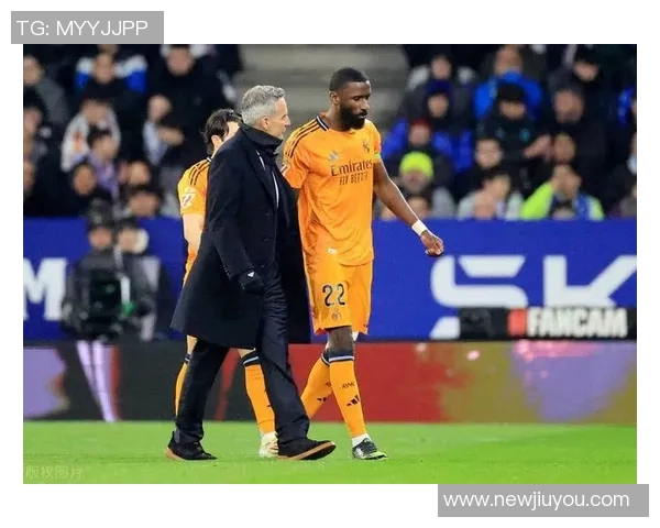 曼城主场领先皇马吕迪格失误送点哈兰德点射罗德里戈破门