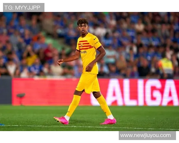 西媒报道亚马尔备战巴黎之战积极训练成为最后离场球员之一